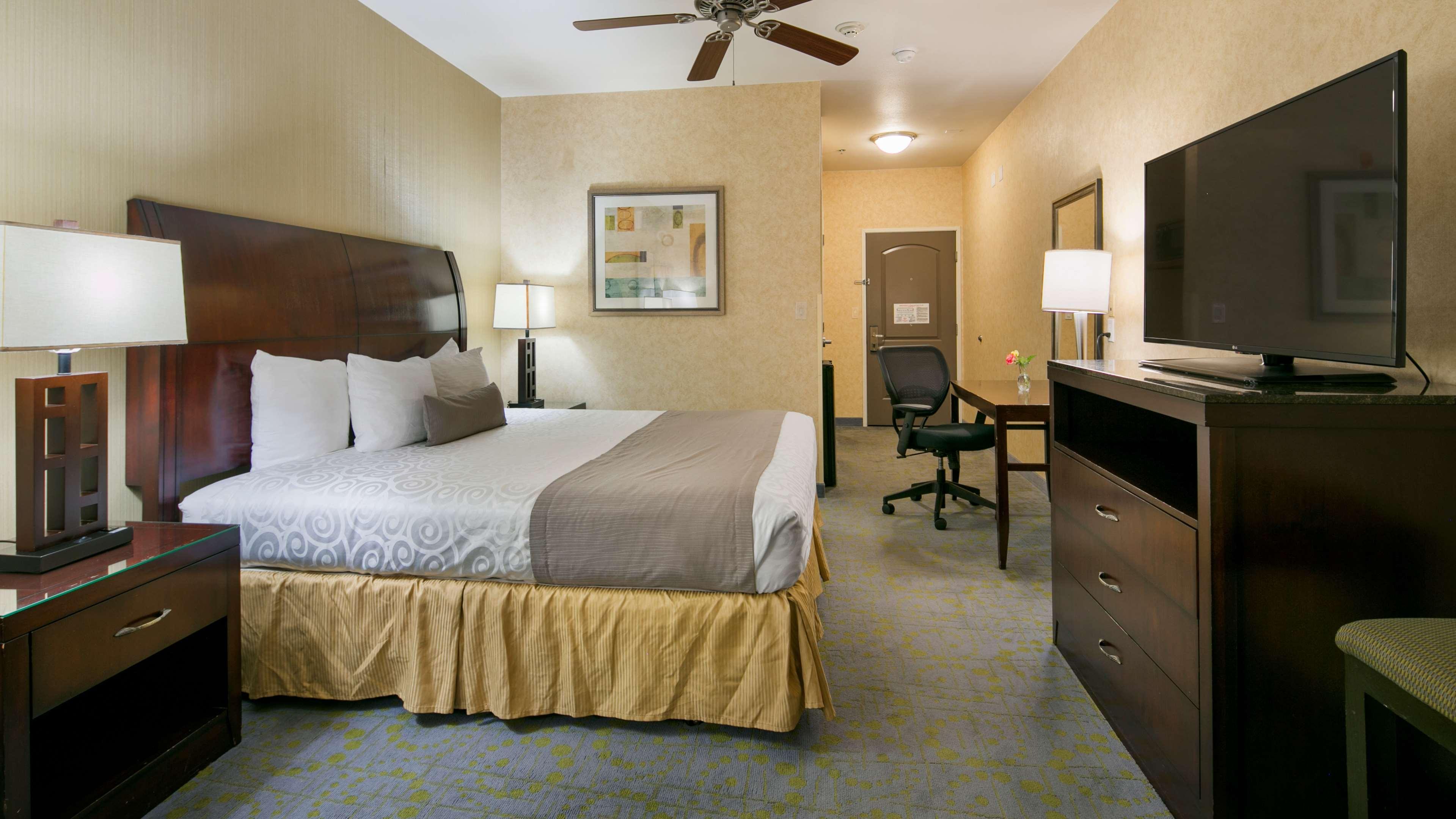 Best Western Plus Wasco Inn & Suites Exterior foto