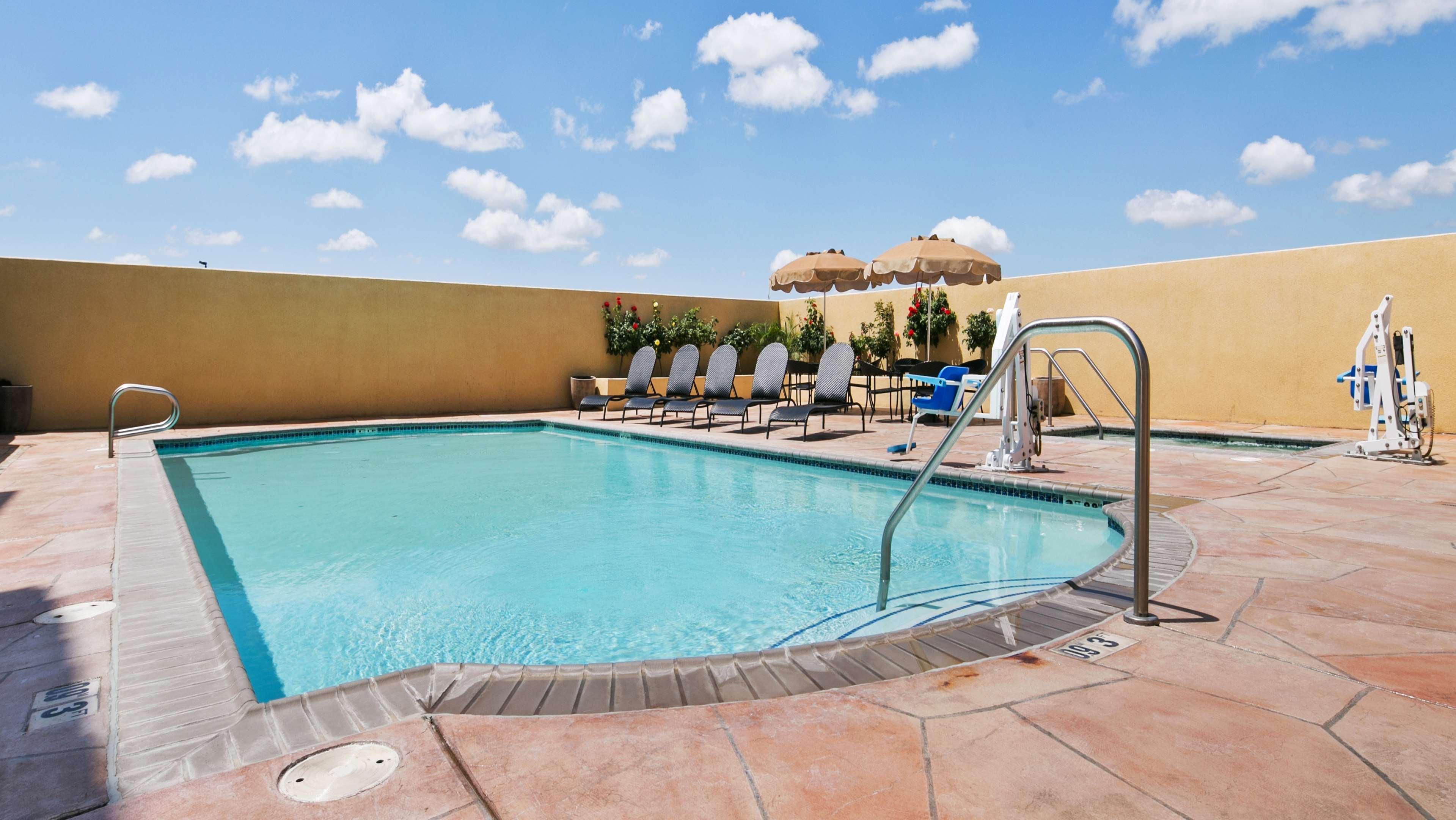 Best Western Plus Wasco Inn & Suites Exterior foto