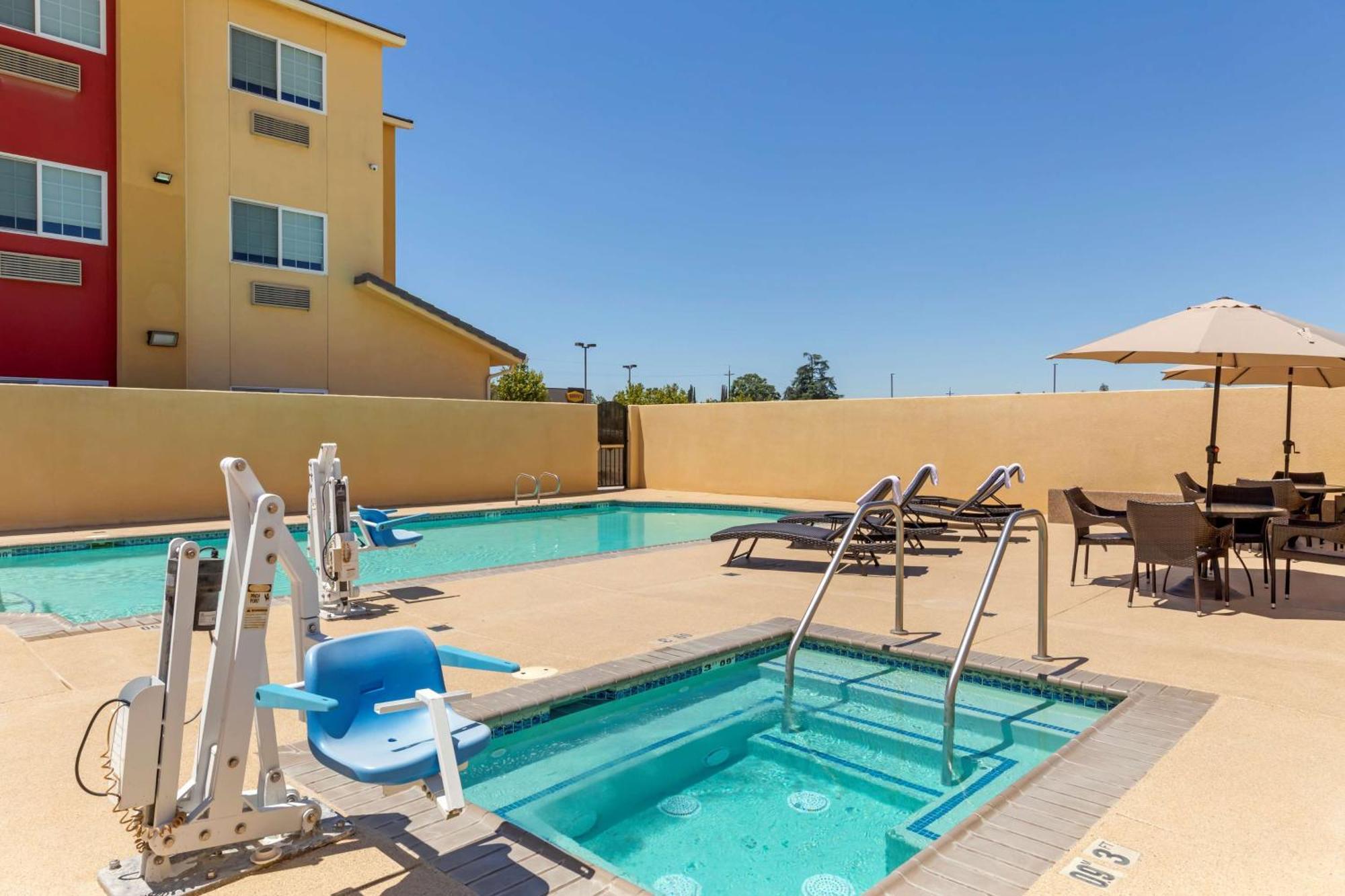 Best Western Plus Wasco Inn & Suites Exterior foto