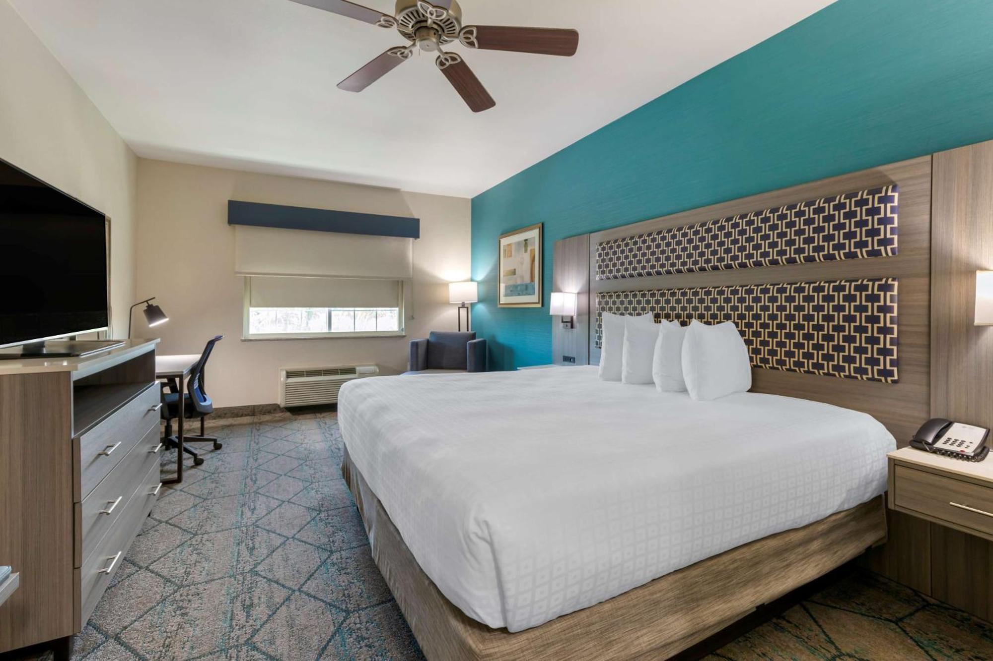 Best Western Plus Wasco Inn & Suites Exterior foto